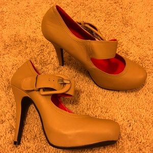 Unworn Madeline Stuart Mary Jane pumps